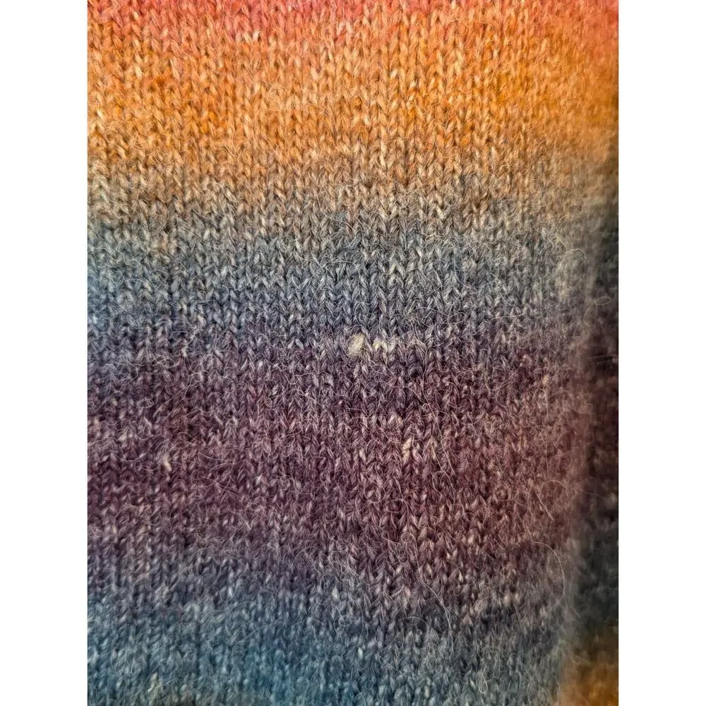BB Dakota Steve Madden Small Acrylic Rainbow Stripe Sweater Pink Blue Ombré